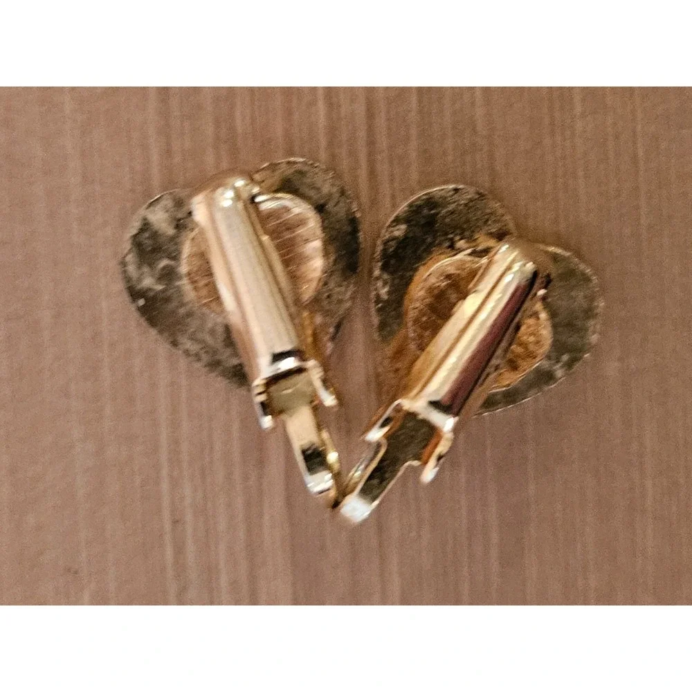 Heart Clip On Earrings Gold Tone Non‎ Pierced Earrings Minimalist Style